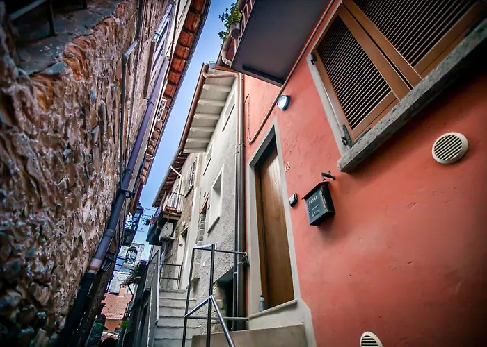 Casa Mina Daire Carate Urio